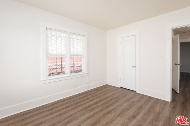 Building Photo - 2132 Cloverdale Ave