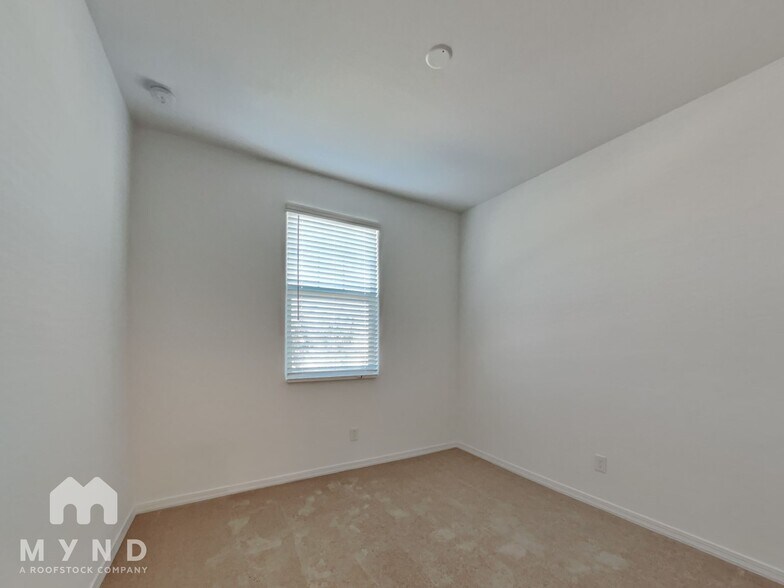 Building Photo - 9967 W Whitton Ave