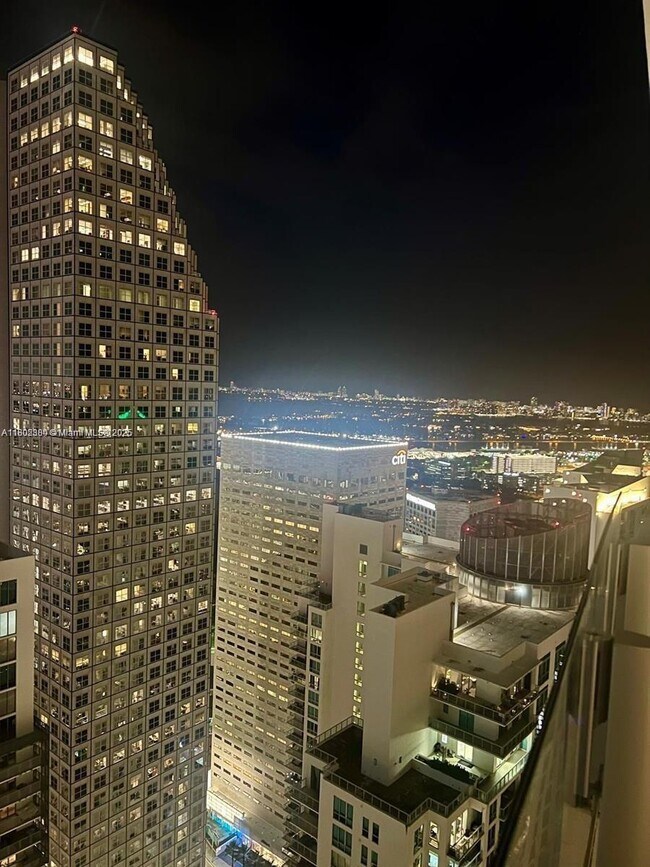 Building Photo - 300 Biscayne Blvd Way