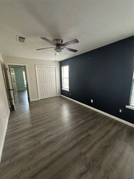 Building Photo - 6524 Blue Grass Dr