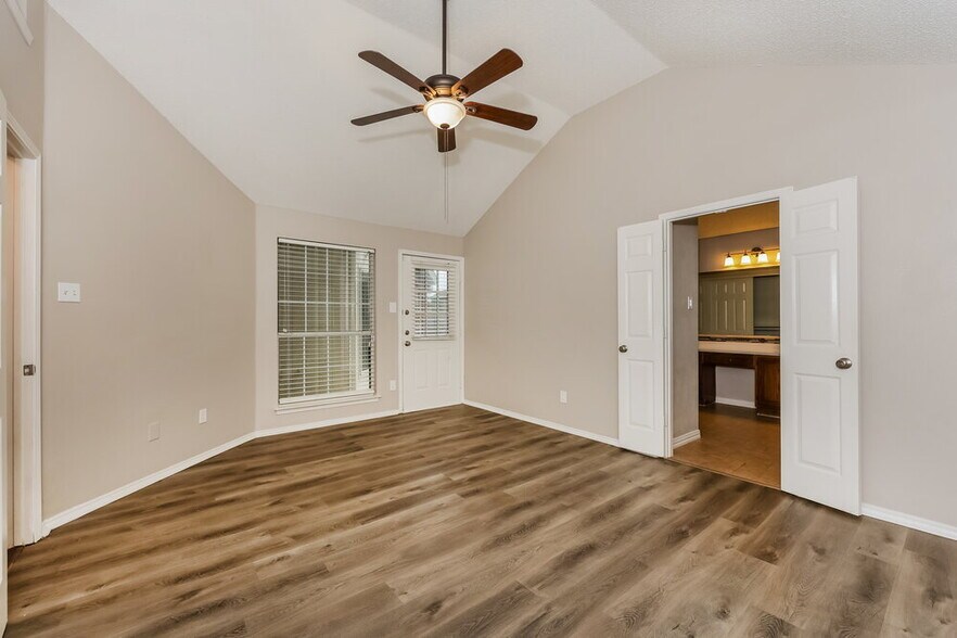 Building Photo - 2613 Clovermeadow Dr
