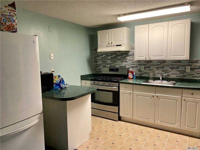 Building Photo - 1 Gilford Ct