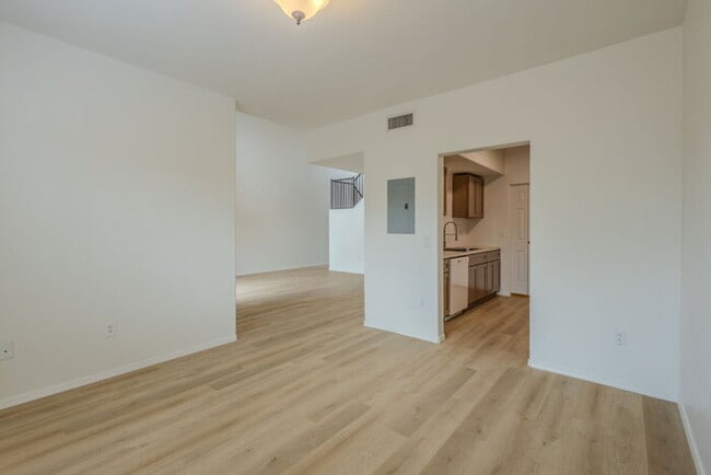 Building Photo - Beautiful Santa Rita Townhome in Sahuarita!!