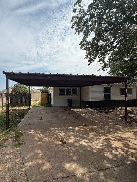 Building Photo - 5514 43rd St