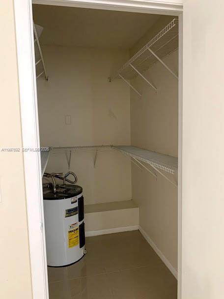 Building Photo - 8353 Lake Dr