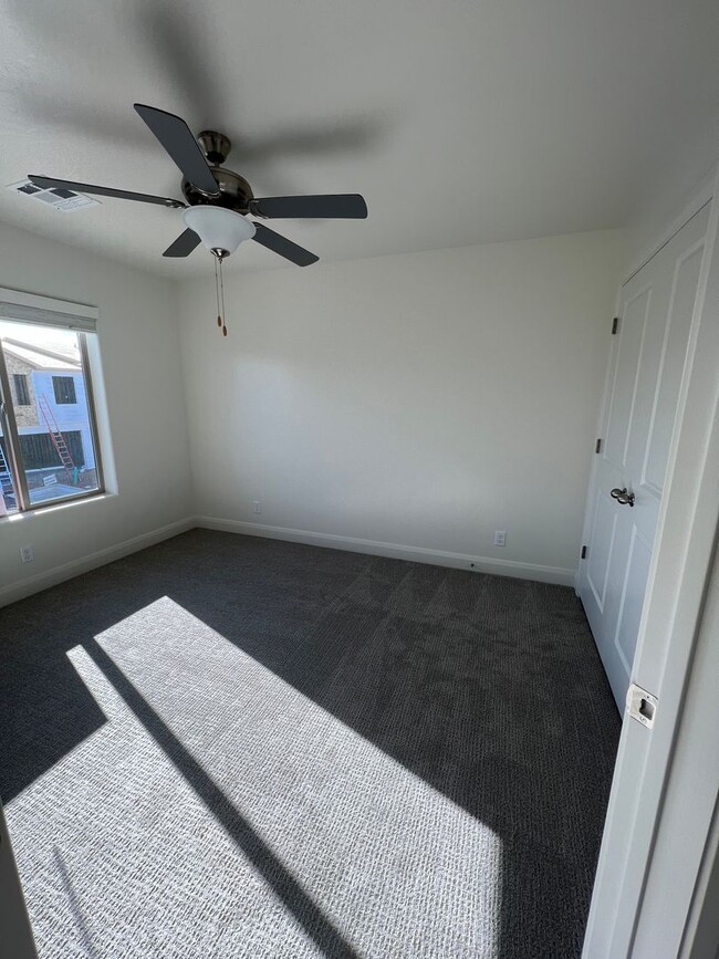 Building Photo - Beautiful 3 bedroom townhome in Ivins!!
