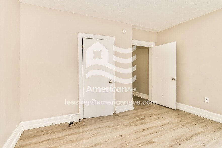 Building Photo - 320 N 44th St