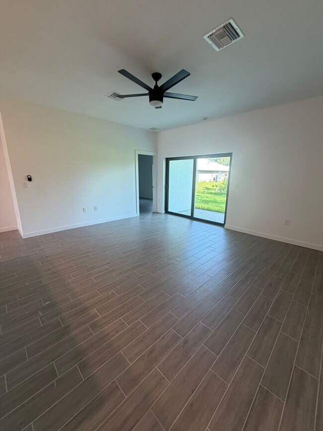 Building Photo - 1506 Gary Ln