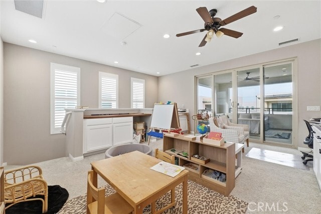 Building Photo - 155 Spectacle