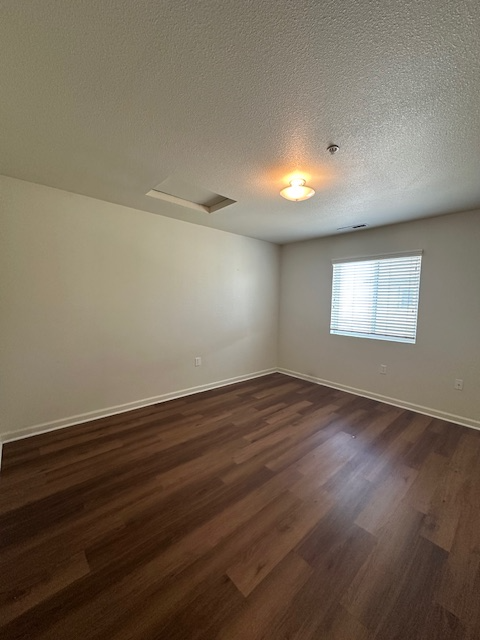 Building Photo - 1210 W Newlands Dr