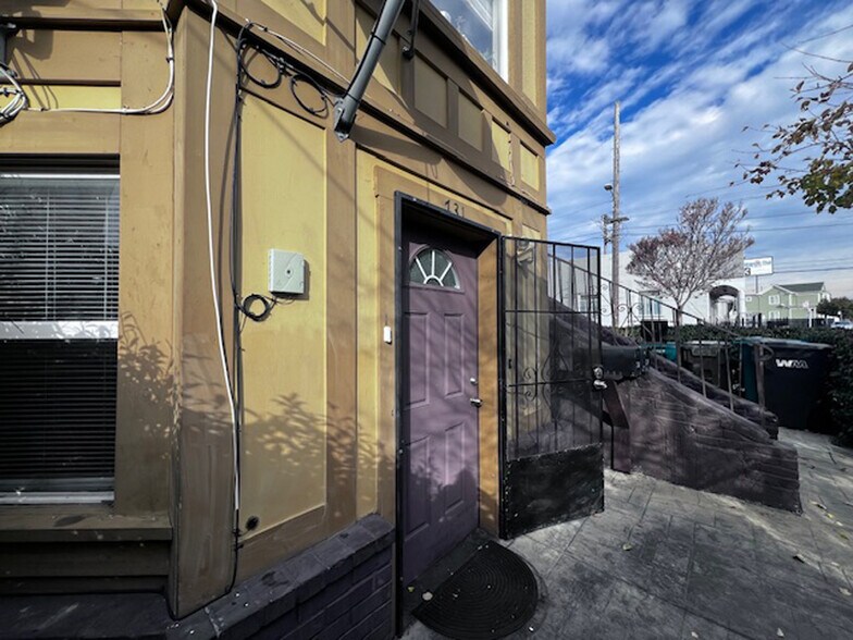 Building Photo - 731 Willow St