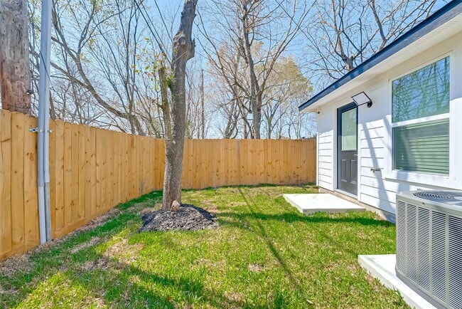 Building Photo - 7339 Krueger Rd