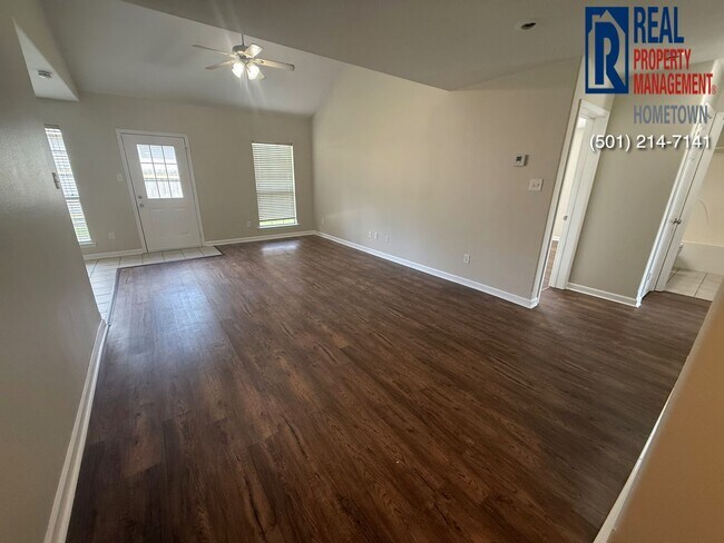 Building Photo - 2993 Wildwood Dr