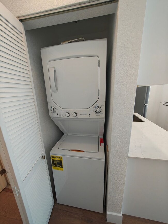 Building Photo - Downtown Parking Included in rent! Spacious 8th Floor Studio at the Baycrest Towers with a great ...