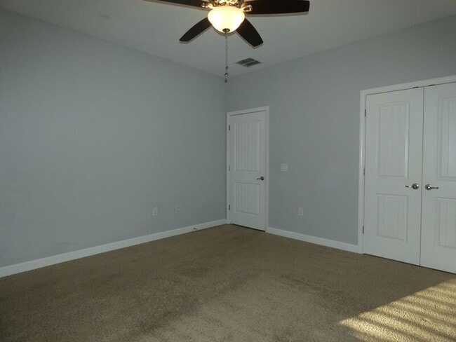 Building Photo - 4985 Creekside Ln