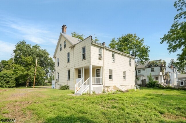 Building Photo - 37 Bowers Ln