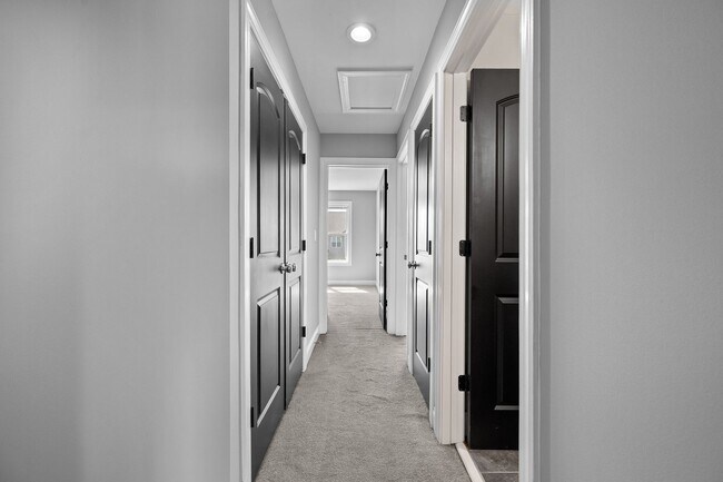 Building Photo - 3 Bedroom Townhome in Campbell County