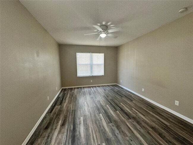 Building Photo - 558 Knollwood Dr