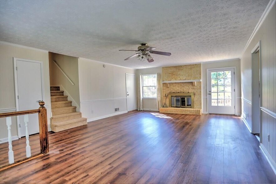 Building Photo - 2640 Tritt Ln