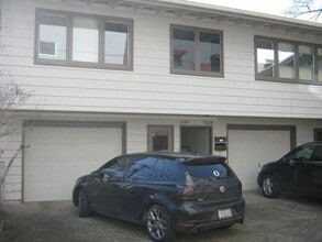 Building Photo - 1825 University St