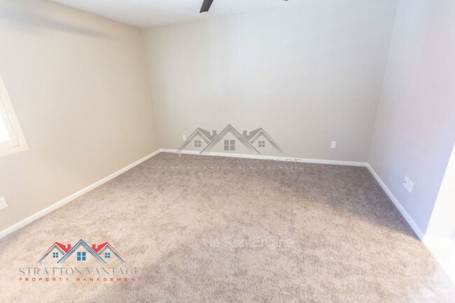 Building Photo - 10610 S 48th St