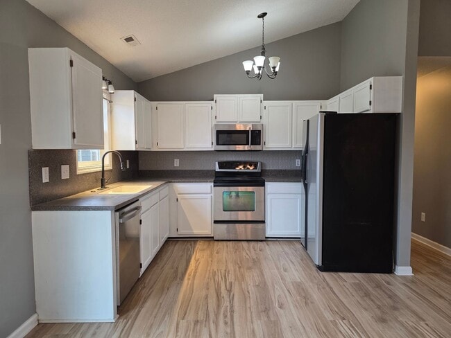 Building Photo - Foxtrace Find: Spacious Living with Style & Privacy in Hubert