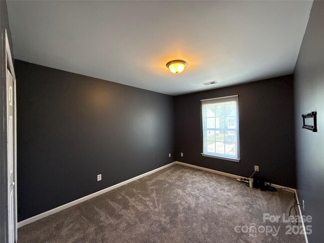 Building Photo - 4819 Abercromby St