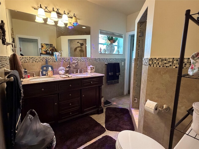 Building Photo - 2787 SE 14th St