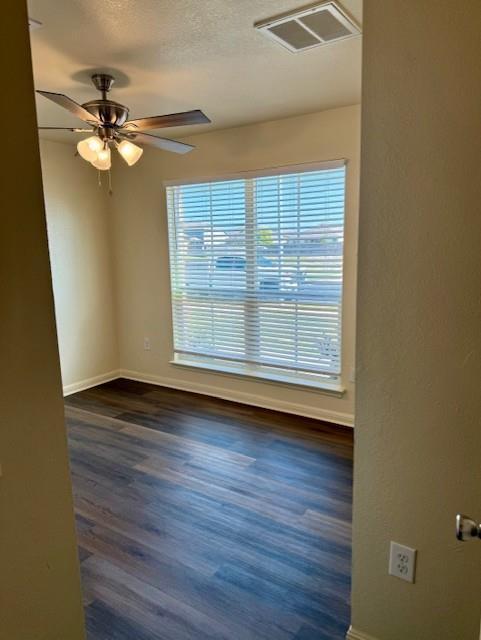 Building Photo - 500 Foxglove Dr