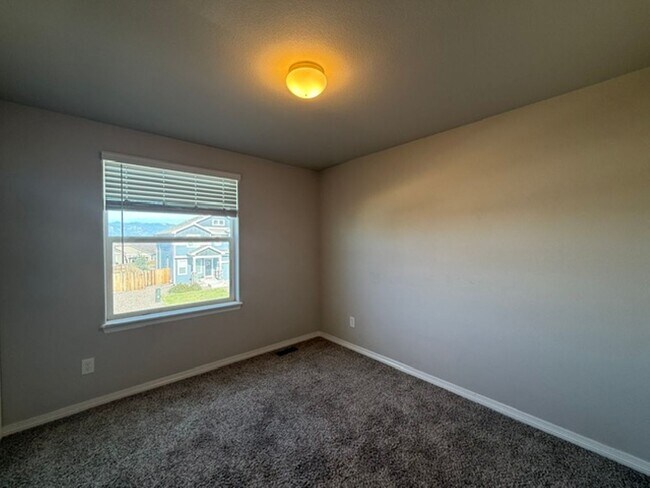 Building Photo - 6165 Shavers Dr
