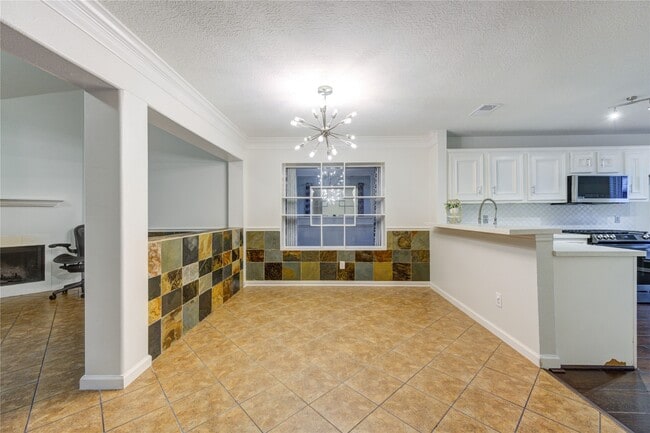 Building Photo - 21450 Park Post Ln