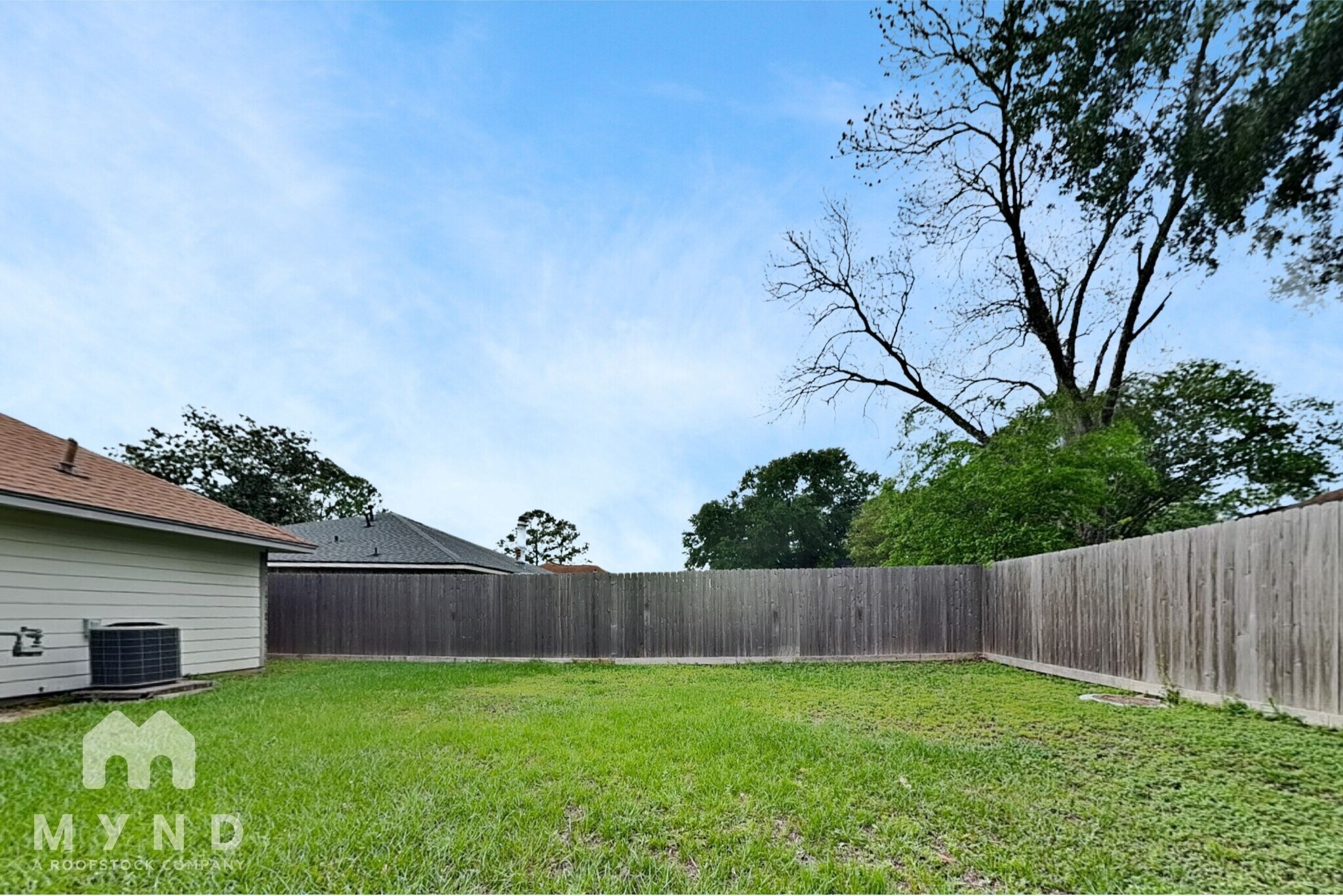 Building Photo - 10002 Green Valley Ln