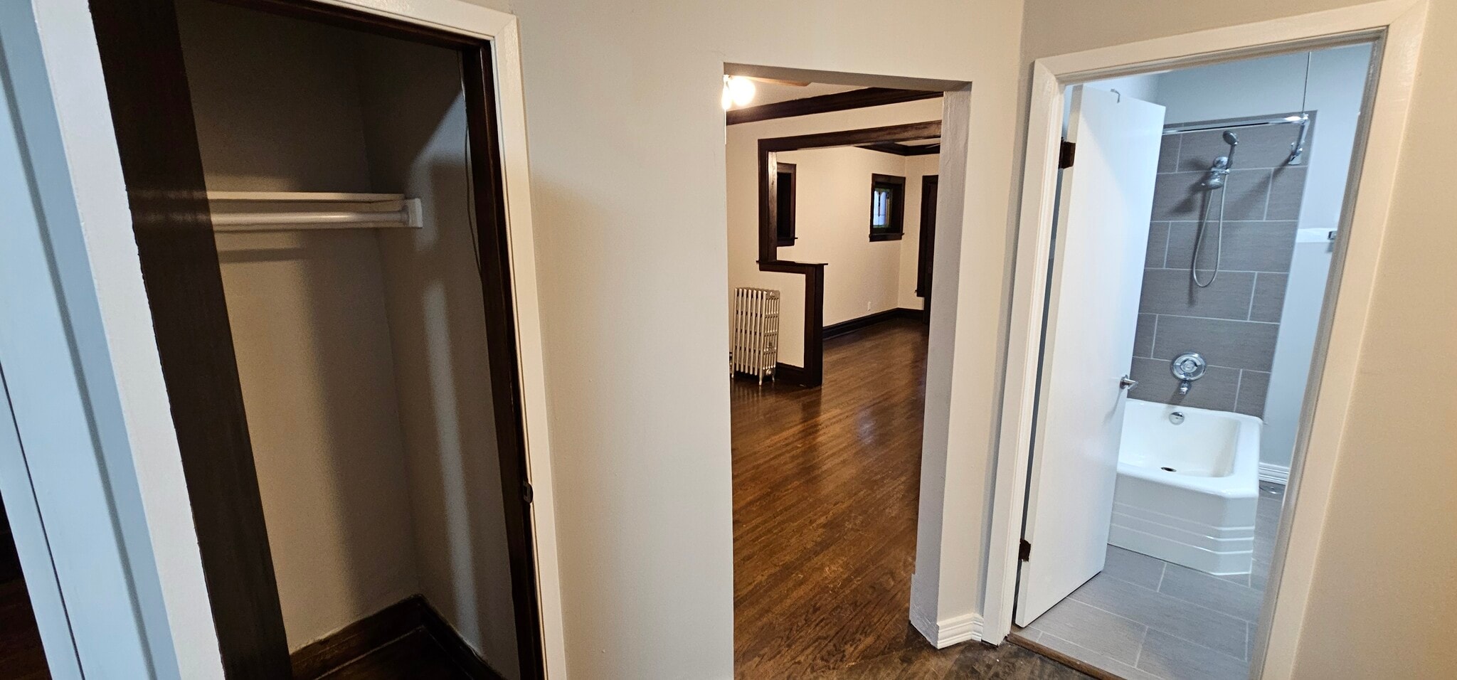 Building Photo - 3823 N Drake Ave