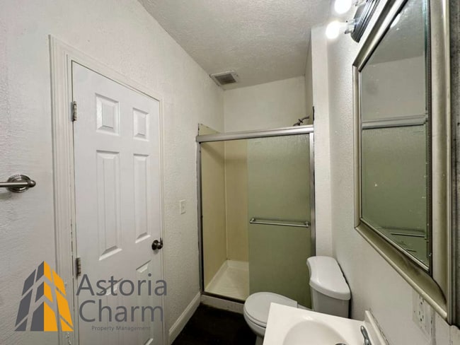 Building Photo - Flexible 4 Bedroom Layout with Fenced Backyard