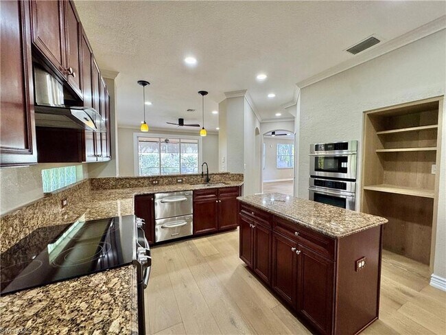 Building Photo - 11661 Plantation Preserve Cir S