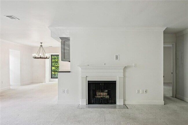 Building Photo - 25316 Plantation Dr NE