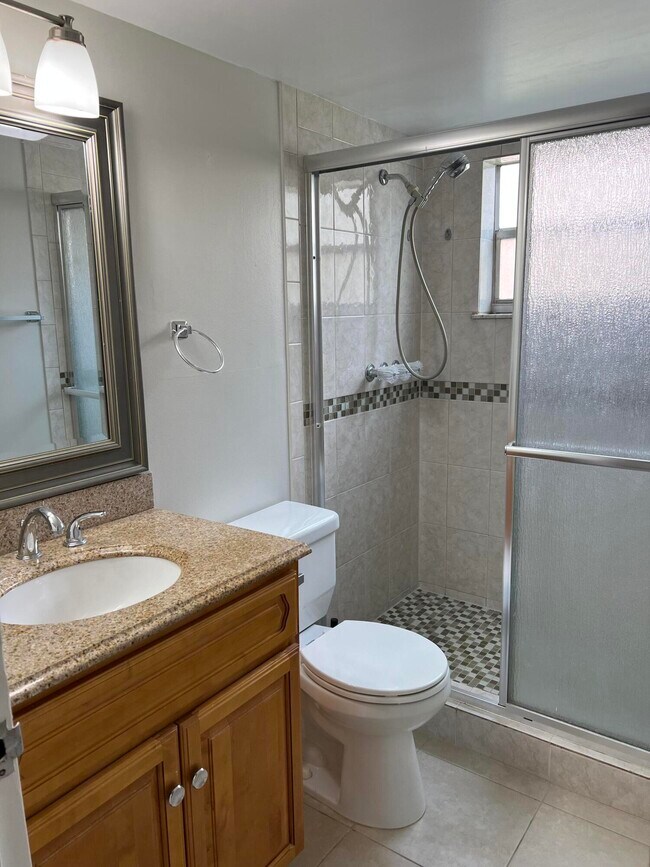 Building Photo - 632 Saxony Trail