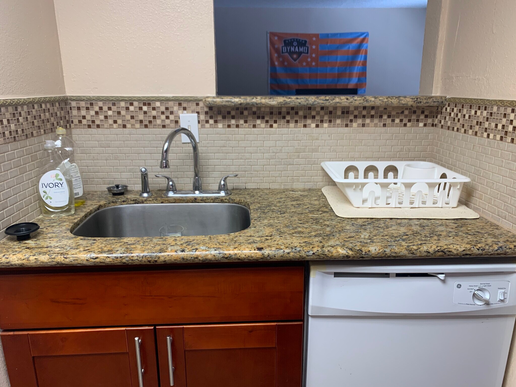 Building Photo - 2401 Leon St