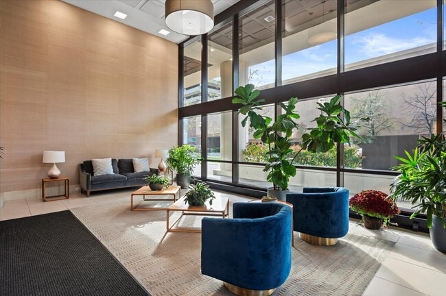 Building Photo - 127 Greyrock Pl