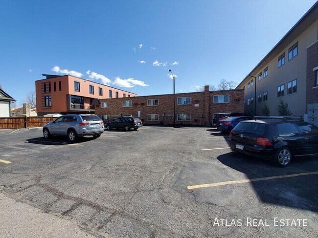 Building Photo - 207 Mathew Street-10