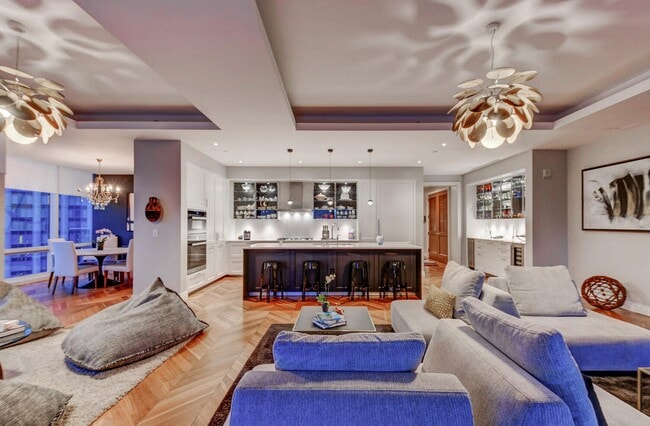 Building Photo - 300 International Drive