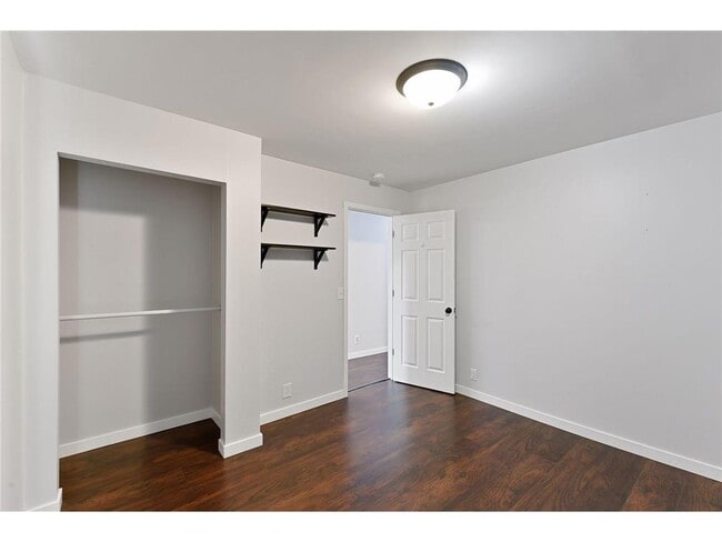 Building Photo - 4556 Island View Dr