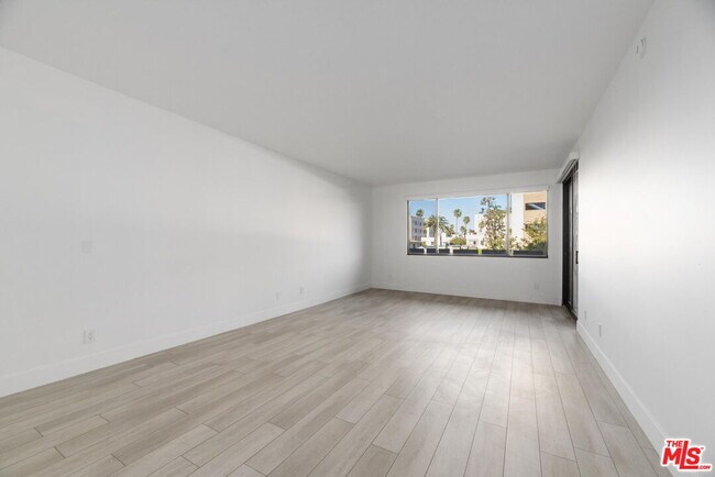 Building Photo - 1118 3rd St