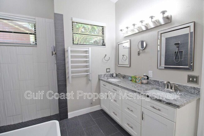 Building Photo - 6019 Courtside Dr