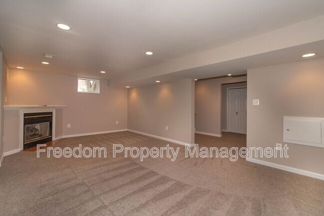 Building Photo - 80 Brookshire Dr