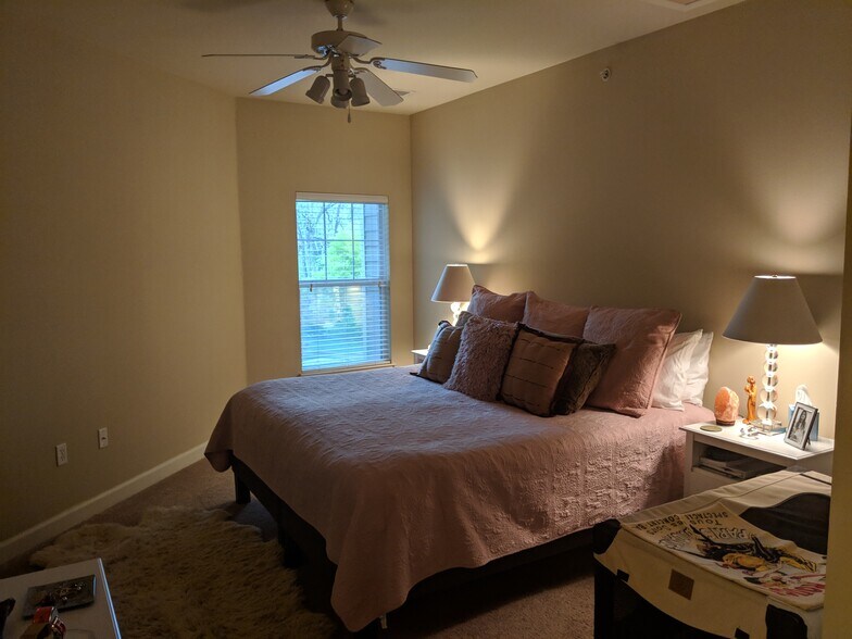 Building Photo - 2756 McKnight Crossing Ct
