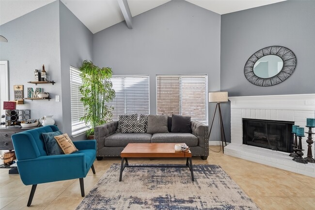 Building Photo - 18530 Trail Bend Ln