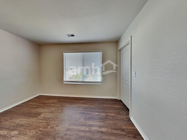 Building Photo - 771 W 300 S