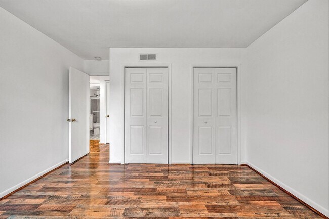 Building Photo - 5260 Crossbow Cir