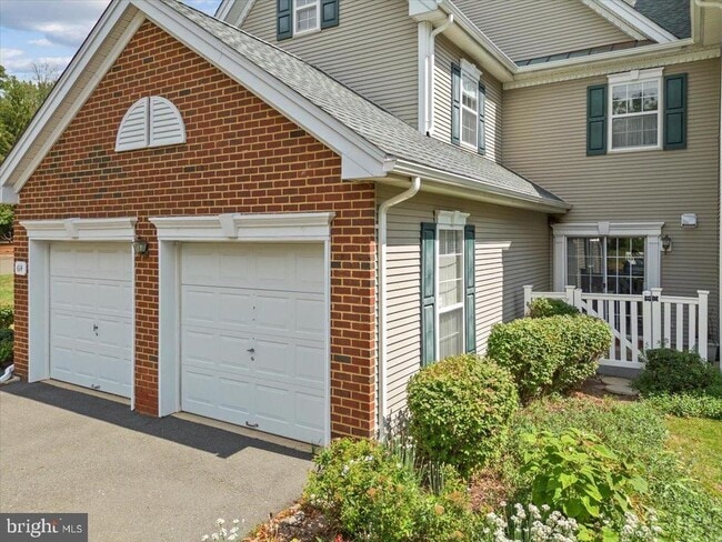 Building Photo - 614 Bollen Ct